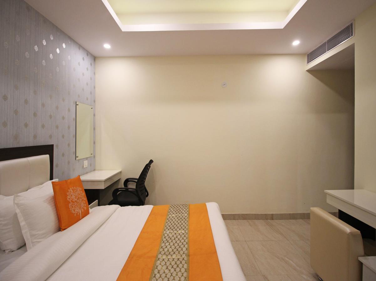 Oyo 8132 Hotel Kukreja Dehradun Extérieur photo