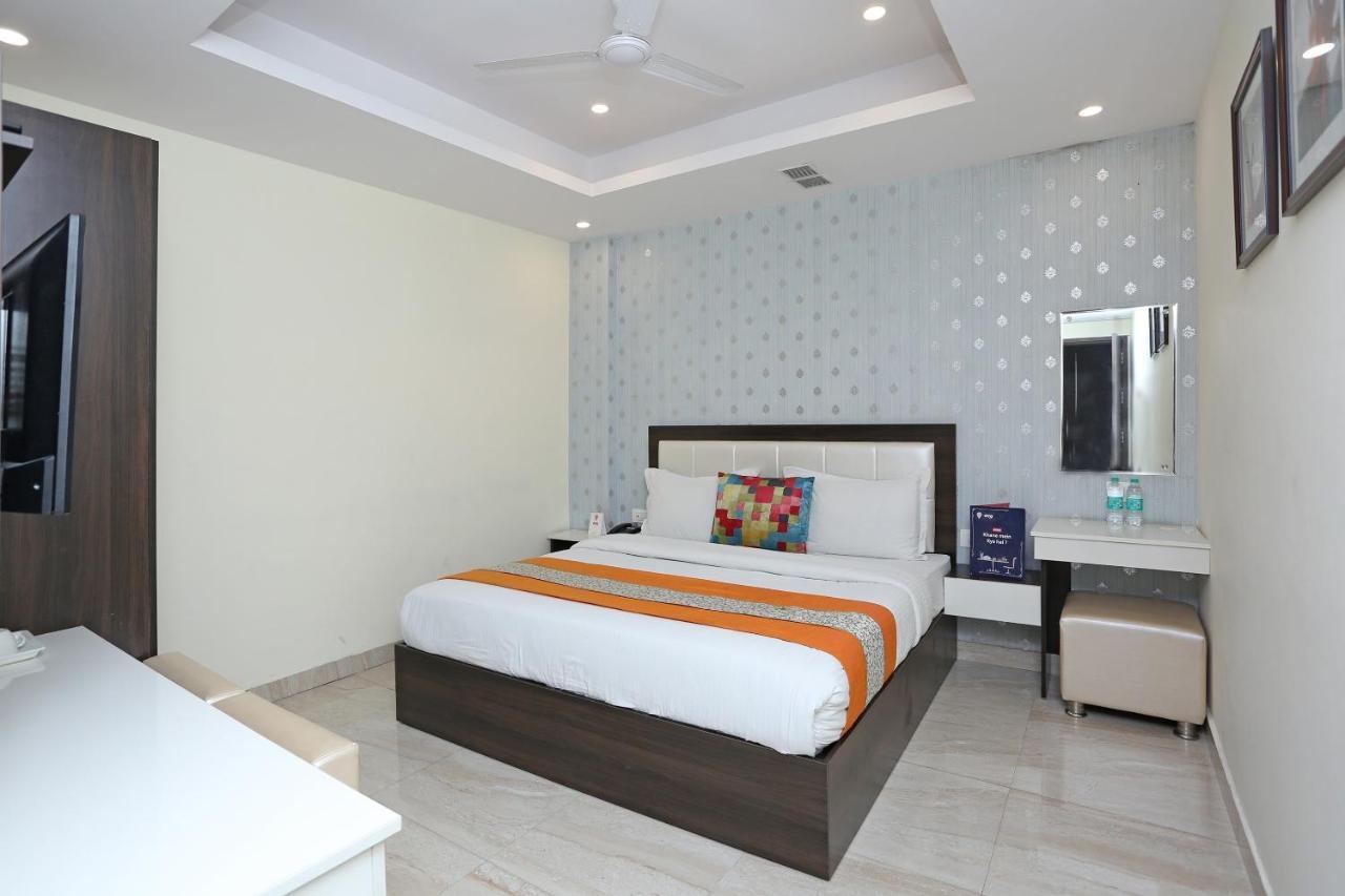 Oyo 8132 Hotel Kukreja Dehradun Extérieur photo