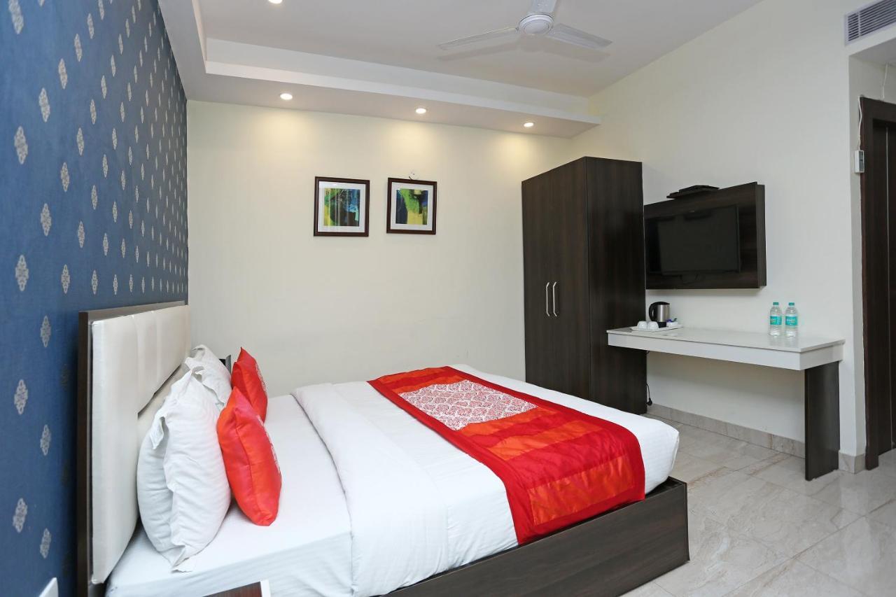 Oyo 8132 Hotel Kukreja Dehradun Extérieur photo